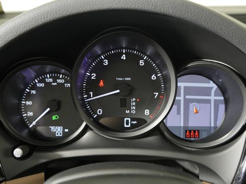 Certified 2025 Porsche Macan AWD/4WD image 26