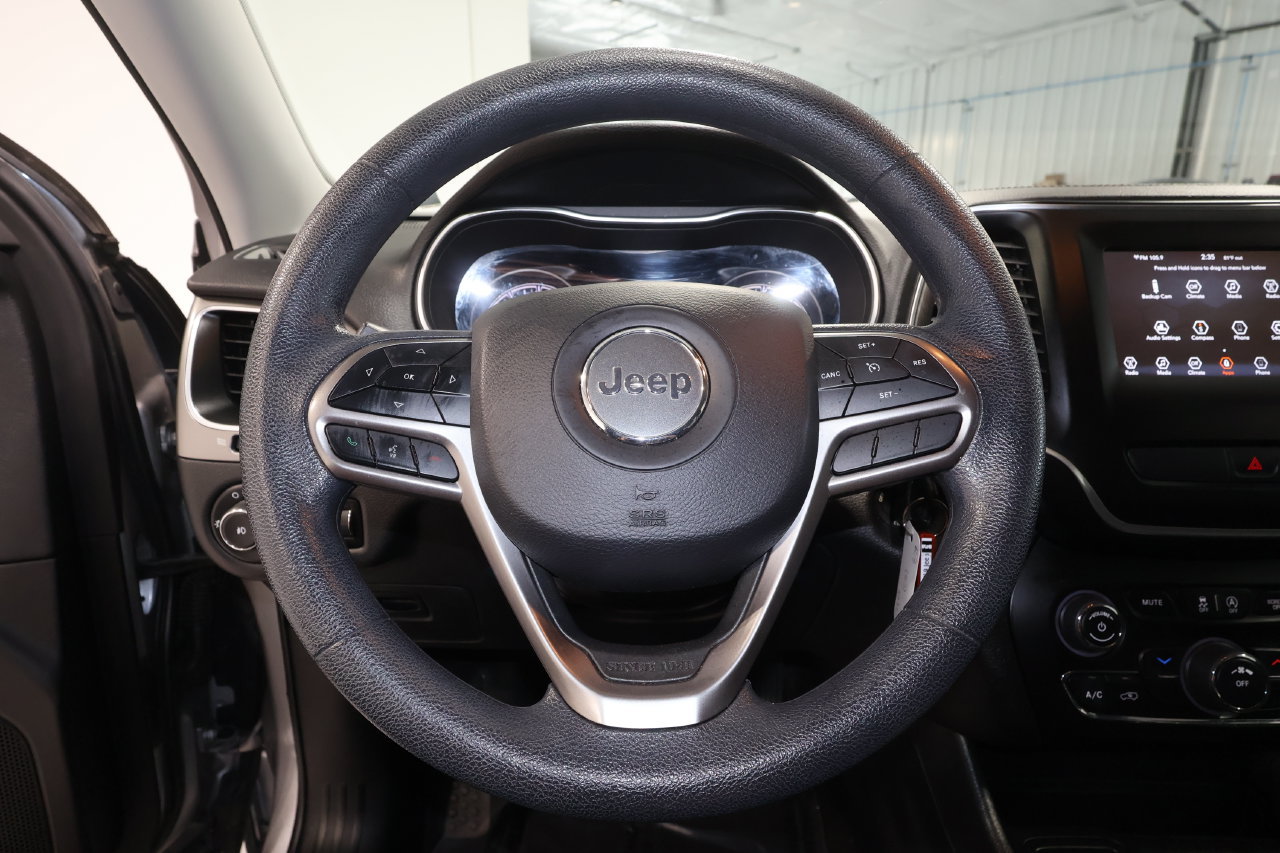 Used 2019 Jeep Cherokee Latitude w/ Popular Appearance Group FWD image 7