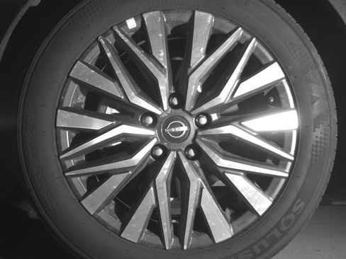 Used 2025 Nissan Altima 2.5 SV FWD image 12