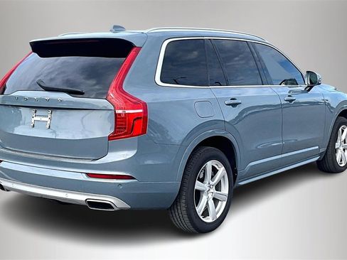 Used 2021 Volvo XC90 T6 Momentum w/ Climate Package image 5