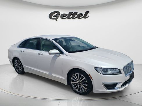 Used 2020 Lincoln MKZ FWD image 3