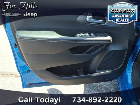 Used 2026 Chrysler Pacifica Select FWD image 15