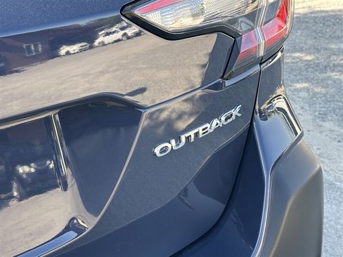 Used 2025 Subaru Outback Premium AWD/4WD image 33