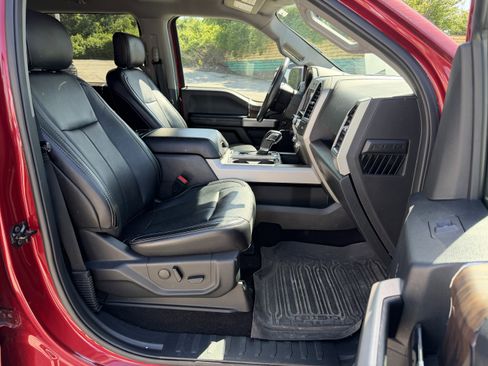 Used 2019 Ford F150 Lariat w/ Equipment Group 502A Luxury AWD/4WD image 10