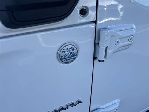 Used 2021 Jeep Wrangler Unlimited Sahara w/ Cold Weather Group image 31