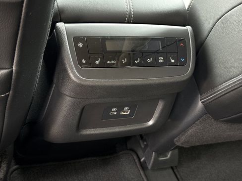 Used 2023 Nissan Pathfinder SL w/ SL Premium Package AWD/4WD image 13