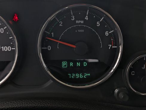 Used 2015 Jeep Wrangler Unlimited Sport w/ Max Tow Package AWD/4WD image 12