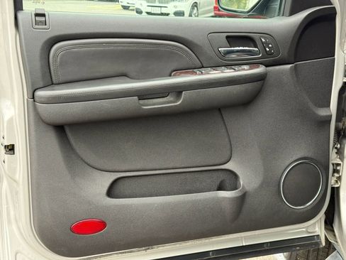 Used 2007 GMC Yukon Denali AWD/4WD image 12