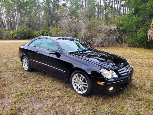 Used 2008 Mercedes-Benz CLK 350 Coupe image 3