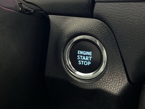 Used 2021 Toyota RAV4 XLE Premium image 35