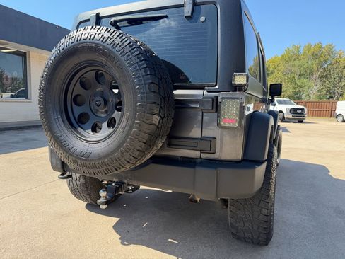 Used 2018 Jeep Wrangler Unlimited Sport w/ Connectivity Group image 14