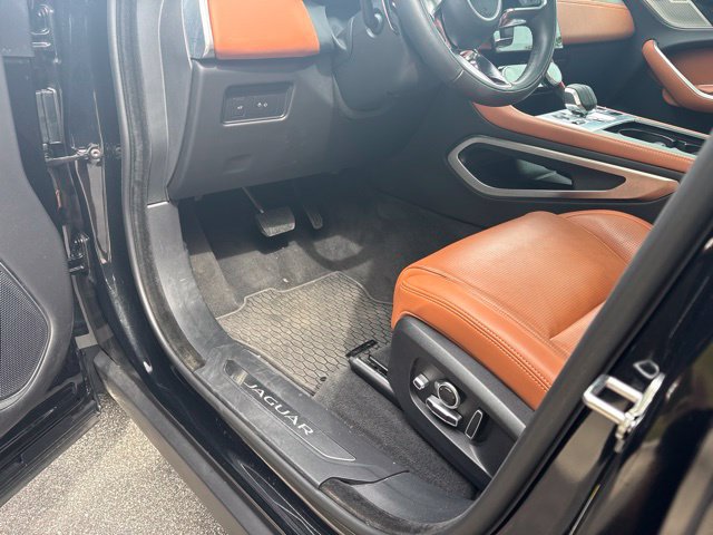 Used 2026 Jaguar F-PACE R-Dynamic S AWD/4WD image 5