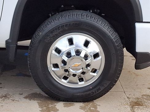 Used 2024 Chevrolet Silverado 3500 High Country w/ Technology Package image 8