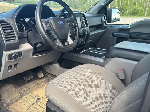 Used 2019 Ford F150 XLT w/ Equipment Group 302A Luxury AWD/4WD image 10