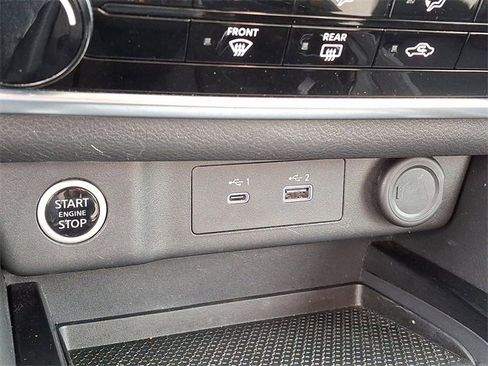 Used 2023 Nissan Rogue S image 23