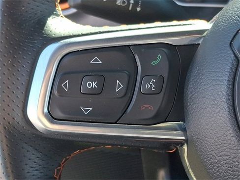 Used 2023 Jeep Gladiator Mojave w/ Cold Weather Group image 22