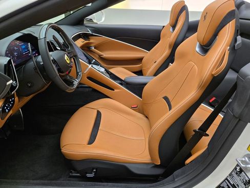 Used 2026 Ferrari Roma Spider RWD image 18