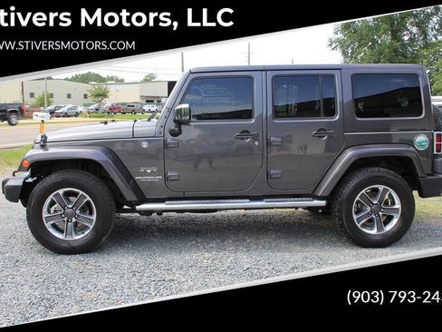 Used 2016 Jeep Wrangler Unlimited Sahara w/ Dual Top Group AWD/4WD image 1