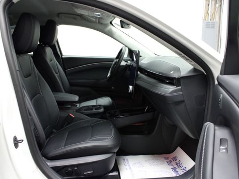 New 2025 Ford Mustang Mach-E Premium image 16