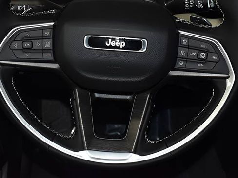 New 2026 Jeep Grand Cherokee Altitude AWD/4WD image 21