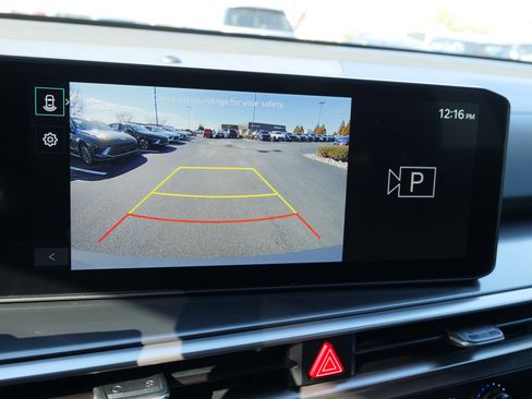 Used 2025 Kia Sorento LX image 25