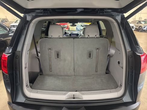 Used 2019 GMC Acadia SLT w/ LPO, Cargo Package FWD image 5