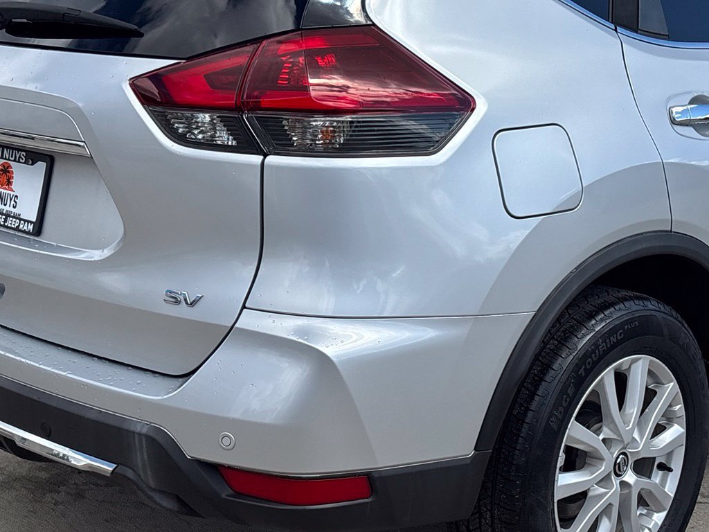 Used 2020 Nissan Rogue SV FWD image 4