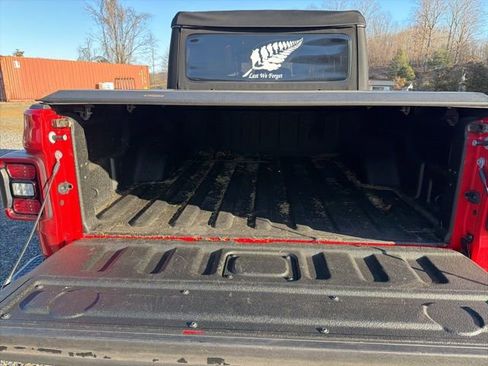 Used 2020 Jeep Gladiator Sport w/ Quick Order Package 24S image 6