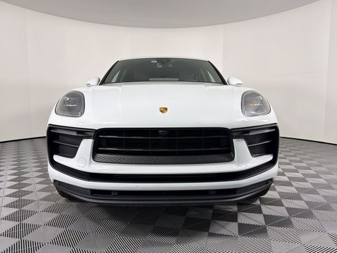 Certified 2022 Porsche Macan AWD/4WD image 7