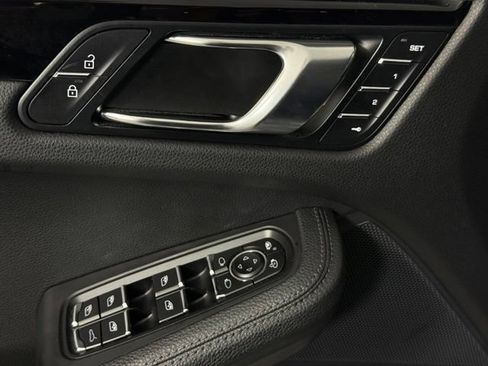 Used 2020 Porsche Macan AWD/4WD image 9