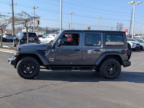 Used 2018 Jeep Wrangler Unlimited Sport S image 5