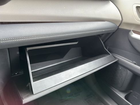 Used 2024 Toyota Sienna LE image 33