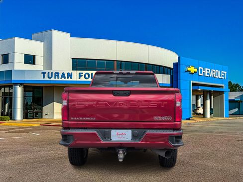 Used 2021 Chevrolet Silverado 2500 High Country w/ Z71 Off-Road Package AWD/4WD image 4