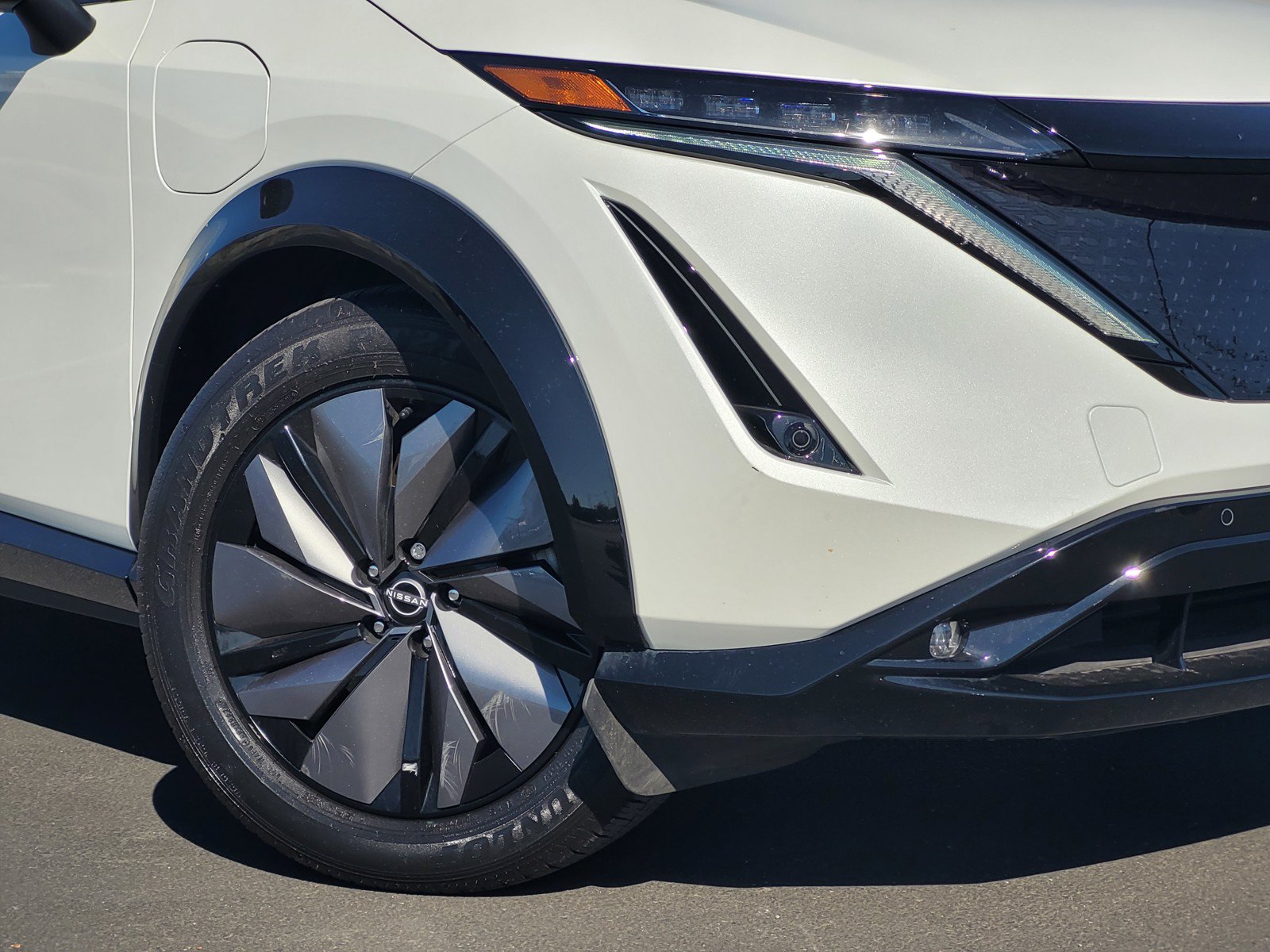 Certified 2024 Nissan Ariya FWD image 3