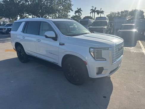 Used 2021 GMC Yukon Denali w/ LPO, Illumination Package AWD/4WD image 4