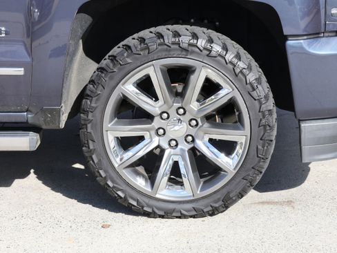 Used 2018 Chevrolet Silverado 1500 LTZ Z71 w/ Centennial Edition image 11