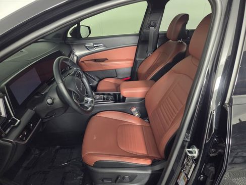 Used 2024 Kia Sportage SX image 12