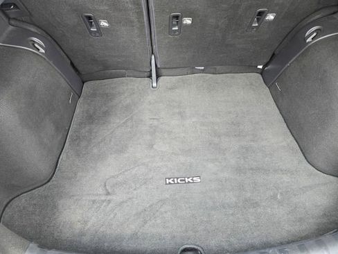 Used 2020 Nissan Kicks SR w/ SR Premium Package FWD image 19