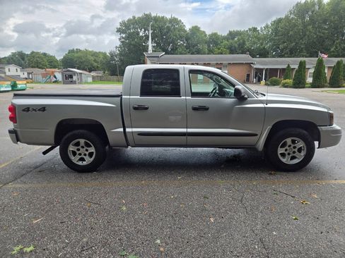 Used 2007 Dodge Dakota SLT w/ Trailer Tow Group AWD/4WD image 12