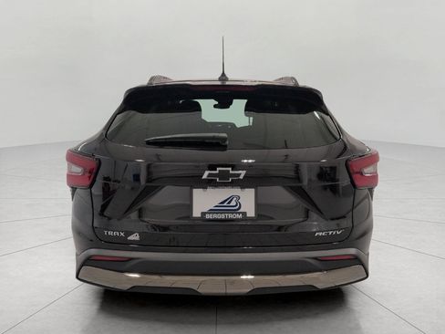 Used 2026 Chevrolet Trax ACTIV w/ Sunroof Package FWD image 24