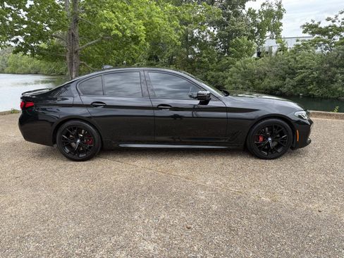 Used 2023 BMW 530i w/ M Sport Package RWD image 2