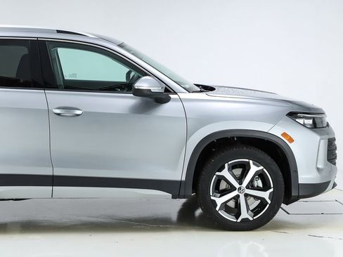 New 2026 Volkswagen Tiguan SE image 50