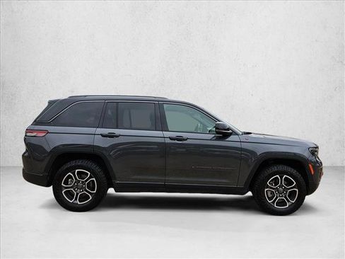 Used 2022 Jeep Grand Cherokee Trailhawk AWD/4WD image 4