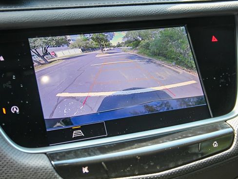 Used 2025 Cadillac XT5 Luxury FWD image 12