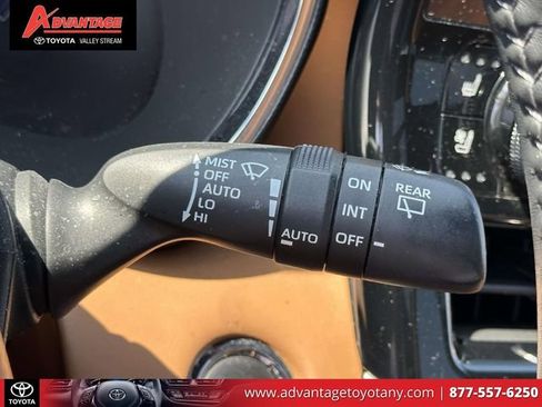 Used 2023 Toyota Highlander Platinum AWD/4WD image 30