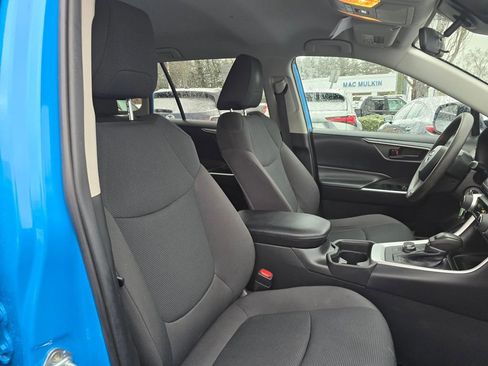 Certified 2021 Toyota RAV4 LE AWD/4WD image 12