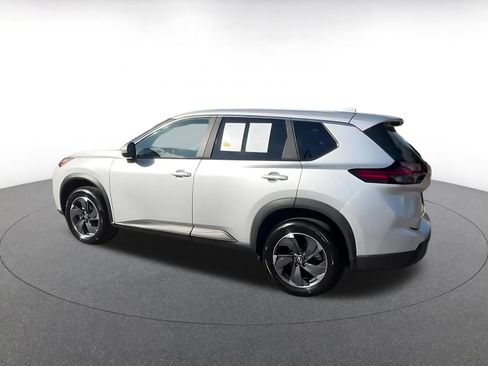 Used 2025 Nissan Rogue SV FWD image 10