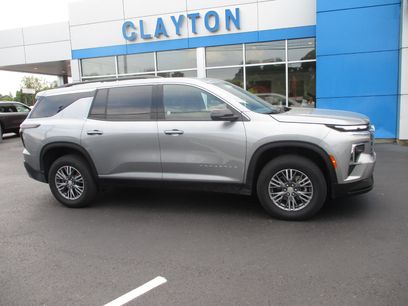 Used 2025 Chevrolet Traverse LT