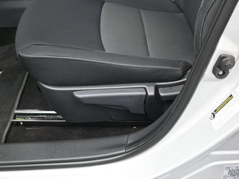 Used 2023 Nissan Sentra SV FWD image 14