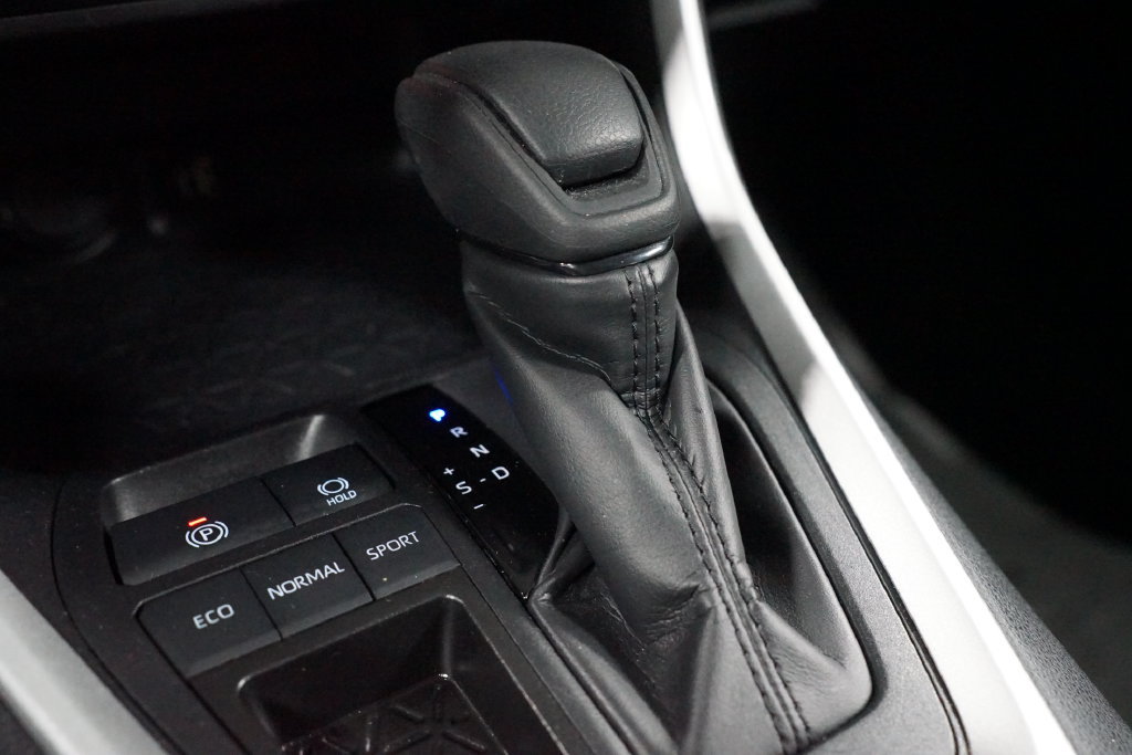 Certified 2025 Toyota RAV4 XLE FWD image 21